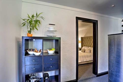 Modern Home With Fire Pit By Sacramento River!