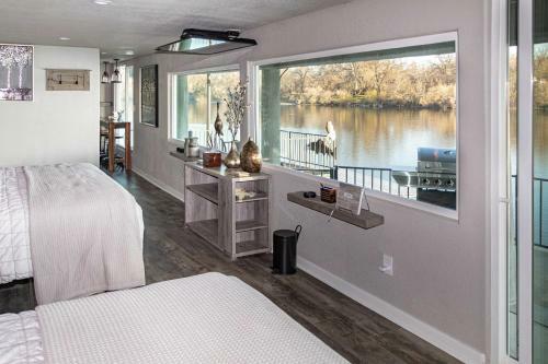 Apartamento Sacramento River Retreat On The Rivers Edge!