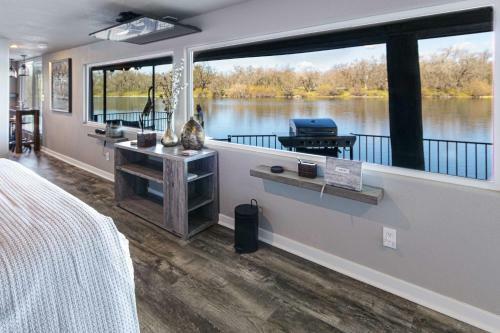Apartamento Sacramento River Retreat On The Rivers Edge!