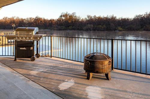 Apartamento Sacramento River Retreat On The Rivers Edge!