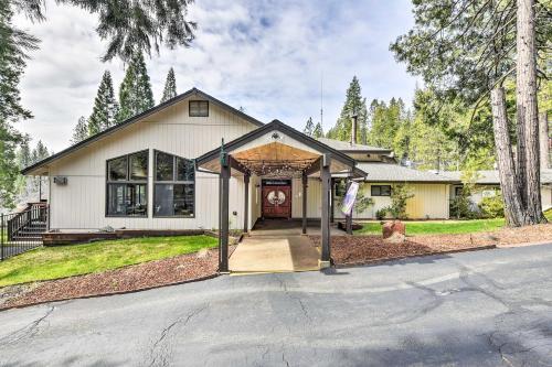 Peaceful Blue Lake Springs Retreat With Deck!