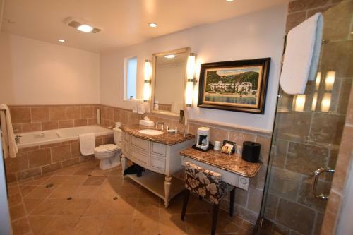 Bed & Breakfast Catalina Courtyard Suites