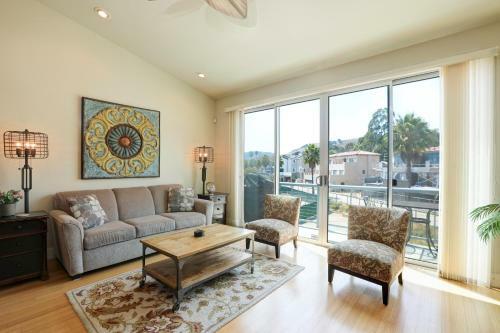 219 San Miguel