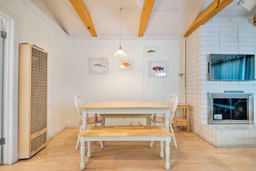 Central Catalina Cottage - Walk To Ferry!