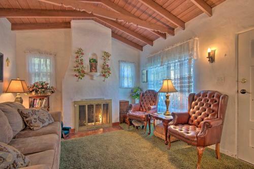 Catalina Getaway Walkable Location