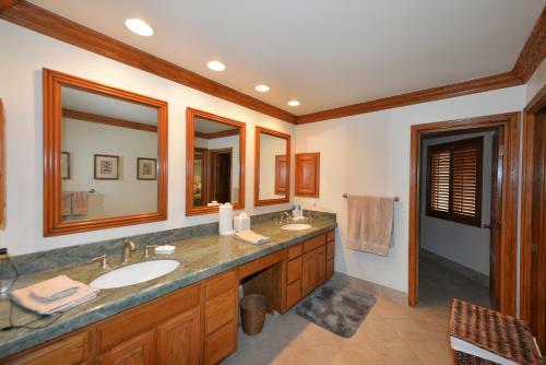 122 Middle Terrace By Catalina Vacations