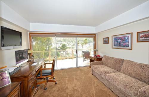 122 Middle Terrace By Catalina Vacations