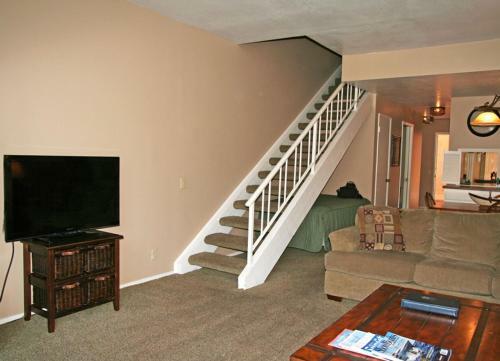Bahia Vista Condos By Catalina Vacations