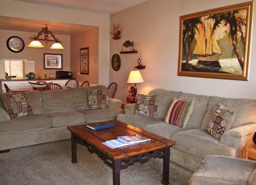 Bahia Vista Condos By Catalina Vacations