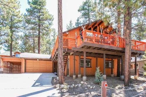 Serrano Cabin-1823 By Big Bear Vacations