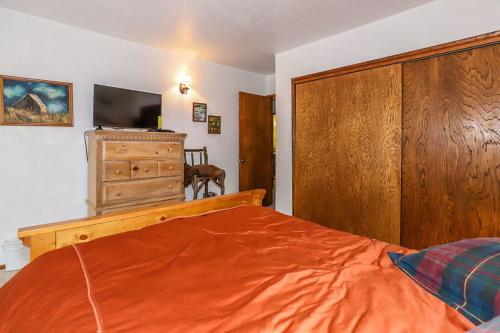 Serrano Cabin-1823 By Big Bear Vacations