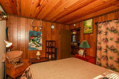 Little Bear Cabin-1811 By Big Bear Vacations