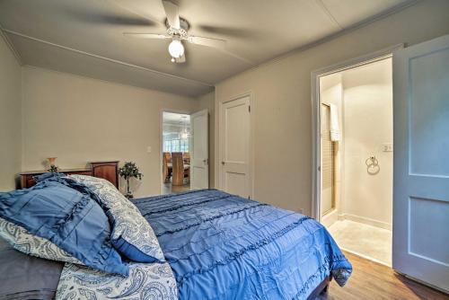 Riverfront Cottage In Redwoods With Decks And Beach!