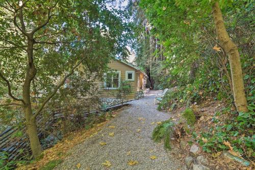 Riverfront Cottage In Redwoods With Decks And Beach!