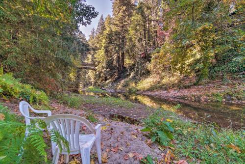 Riverfront Cottage In Redwoods With Decks And Beach!