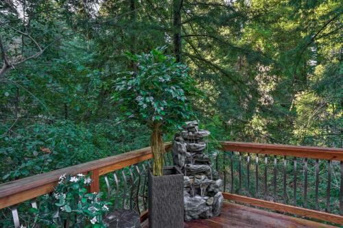 Riverfront Cottage In Redwoods With Decks And Beach!