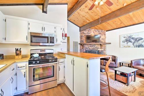 Cozy Big Bear Cabin With Spacious Deck And Fireplace!