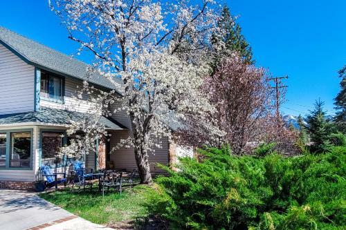 Cherry Tree Lodge