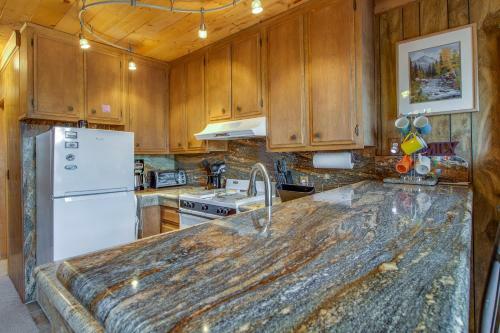 1 Bed 1 Bath Vacation Home In Big Bear