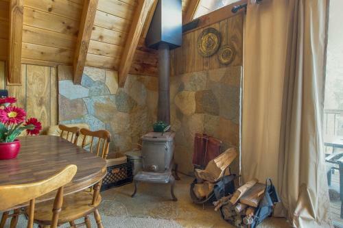 1 Bed 1 Bath Vacation Home In Big Bear