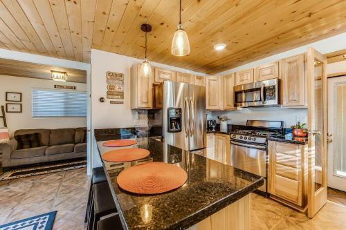 Squirrel's Landing - 1 Bed 1 Bath Vacation Home In Big Bear Lake