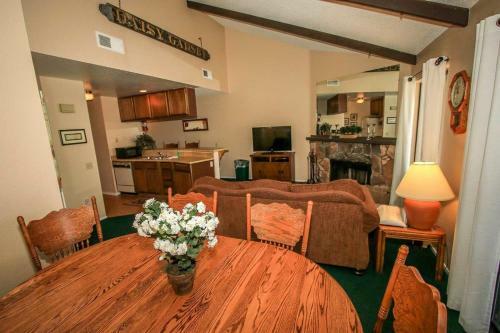 Boulder Creek-1412 By Big Bear Vacations