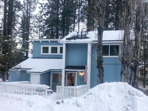 Walk To Slopes! Mountain Home With Private Hot Tub Home