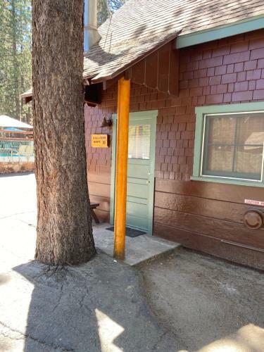 Aparthotel Golden Bear Inc