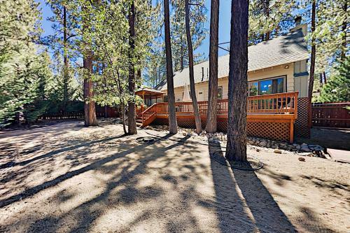 Spacious Lake Getaway With Hot Tub & Game Garage Home
