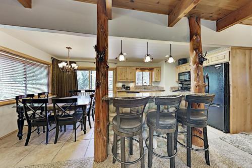 Spacious Lake Getaway With Hot Tub & Game Garage Home