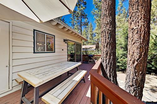 Spacious Lake Getaway With Hot Tub & Game Garage Home