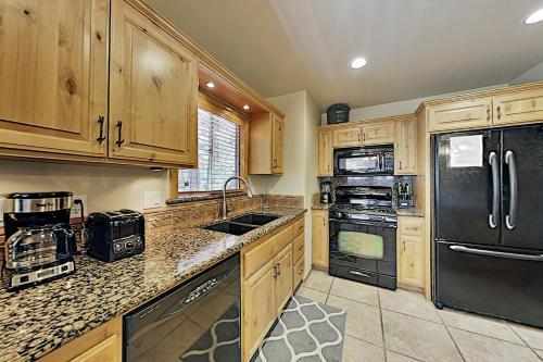 Spacious Lake Getaway With Hot Tub & Game Garage Home