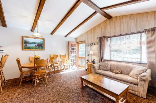 Bear Trails Inn