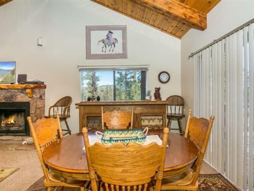 Twin Oaks - 1949 By Big Bear Vacations