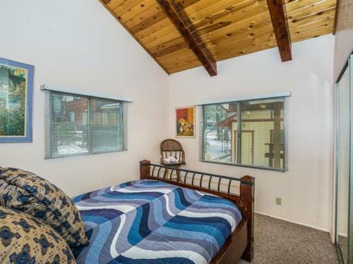 Twin Oaks - 1949 By Big Bear Vacations
