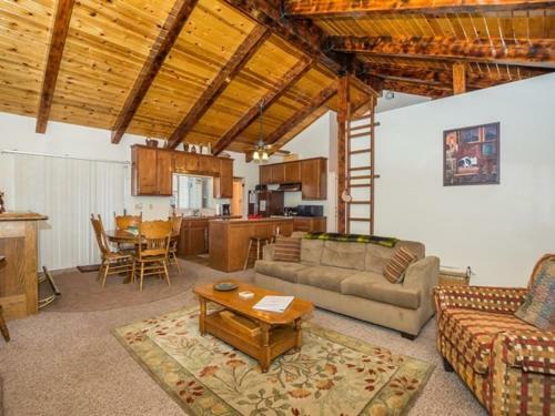 Twin Oaks - 1949 By Big Bear Vacations