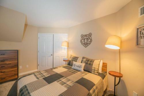 Viking Bear Lair Lakefront Condo