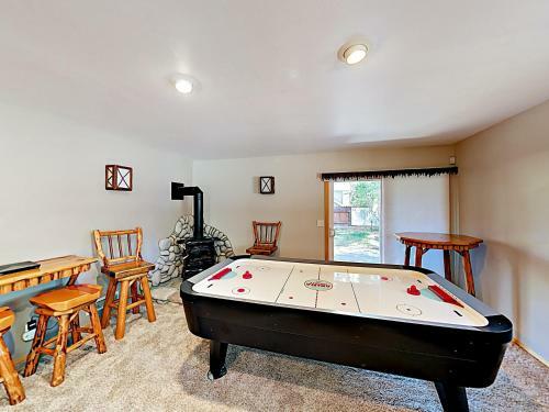 New Listing! Custom Lakeside Haven With Water Views Home