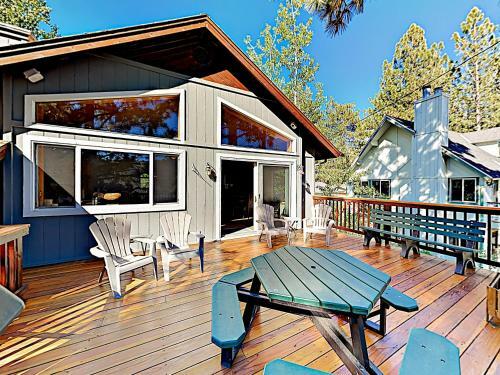 New Listing! Custom Lakeside Haven With Water Views Home