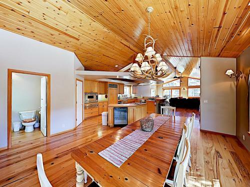 New Listing! Custom Lakeside Haven With Water Views Home