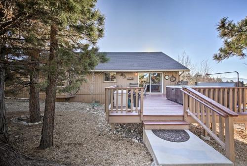Luxe Castle Glen Home- Hot Tub, 2 Decks, Game Room
