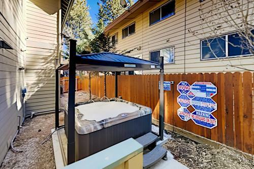 Apartamento All-suite Gem - Private Hot Tub & Game Room Duplex