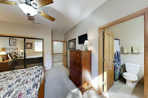 Apartamento All-suite Gem - Private Hot Tub & Game Room Duplex