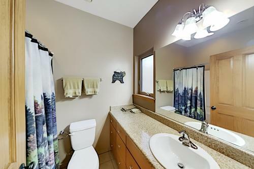 Apartamento All-suite Gem - Private Hot Tub & Game Room Duplex
