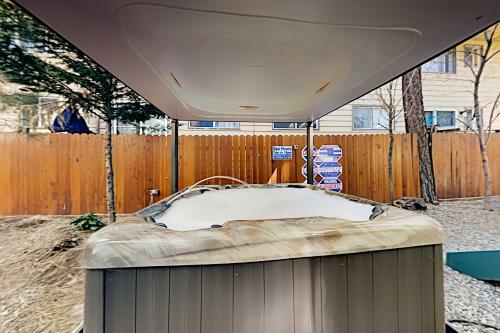 Apartamento All-suite Gem - Private Hot Tub & Game Room Duplex