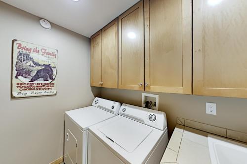 Apartamento All-suite Gem - Private Hot Tub & Game Room Duplex