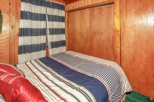 Barefoot Bungalow-1804 By Big Bear Vacations