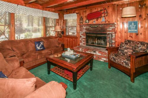 Barefoot Bungalow-1804 By Big Bear Vacations