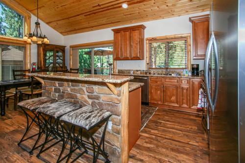 Stellar Lodge-1868 By Big Bear Vacations
