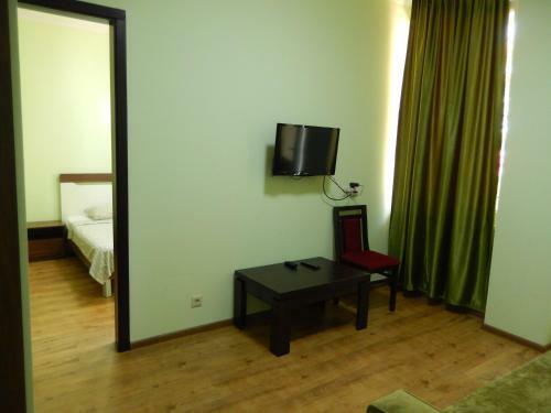 Golden Fleece Hotel
